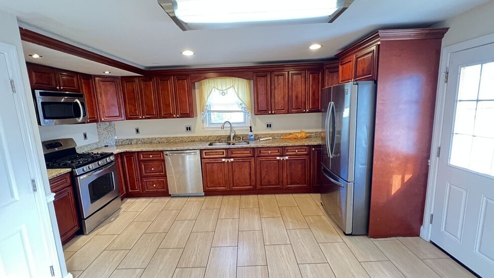 Building Photo - 254 Broadway