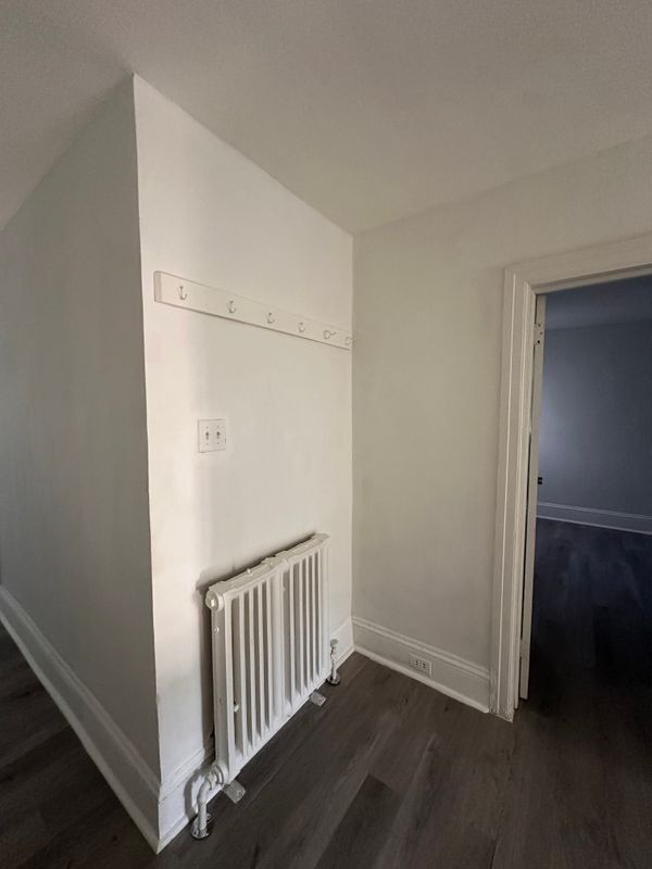 Building Photo - 841 1/2 Lancaster Avenue, Second Floor