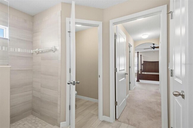 Building Photo - 8 Creek Ct