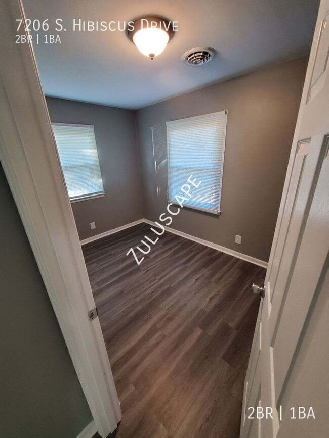Building Photo - 7206 S Hibiscus Dr