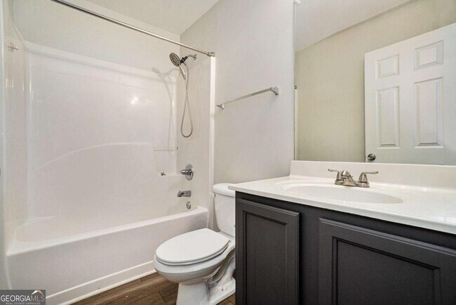 Building Photo - 3755 Uppark Dr