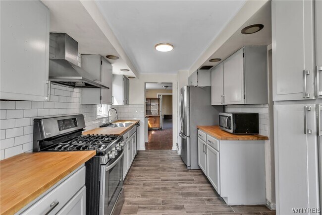 Building Photo - 4098 Bailey Ave