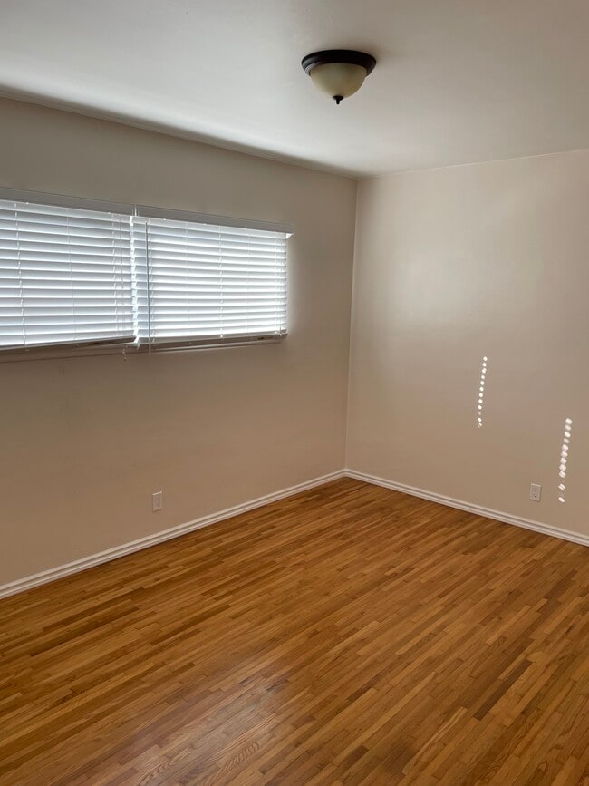 bedroom 2 - 1800 Green Ln