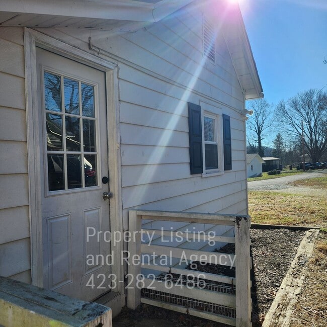 Building Photo - One Level Home, Elizabethton TN