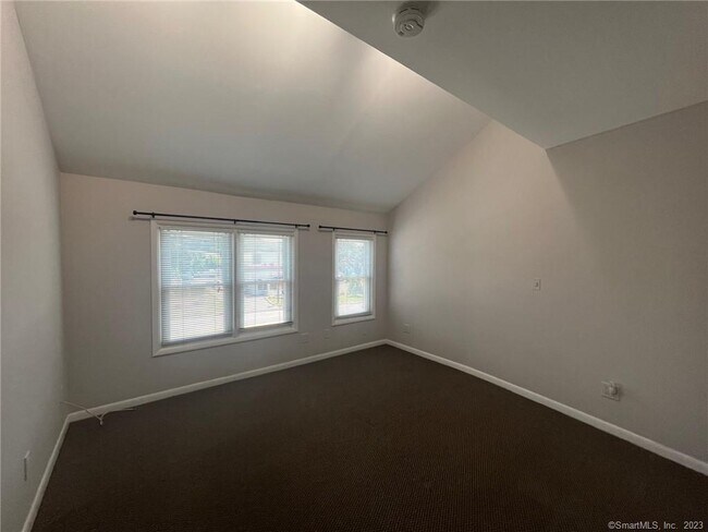 Building Photo - 558 Connecticut Ave