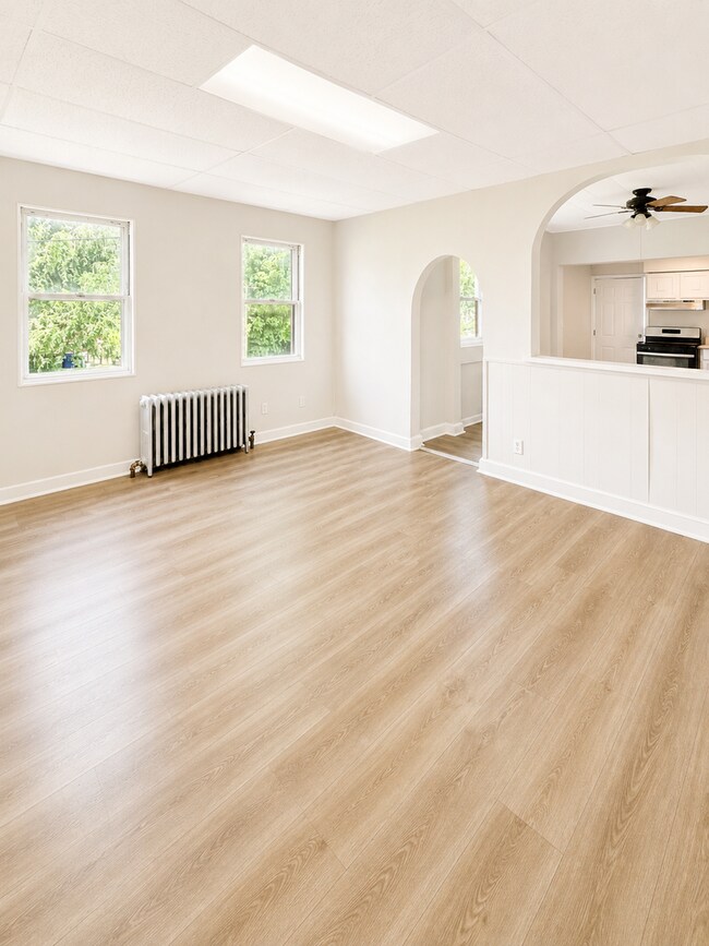 Building Photo - 1015 Parksley Ave