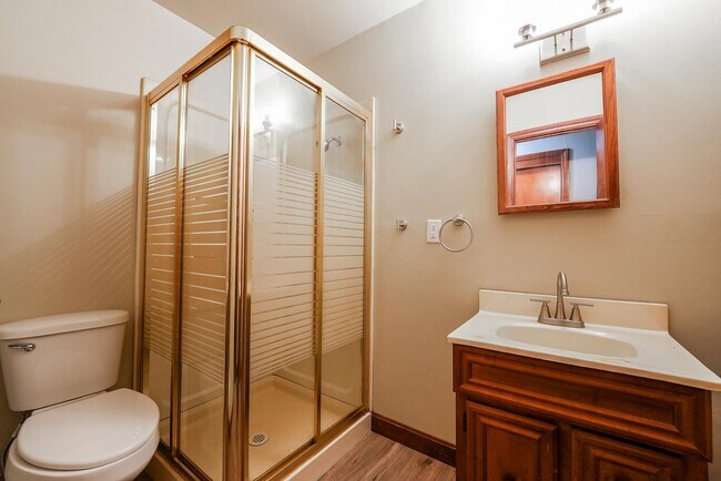 Building Photo - 1405 Edgemoor Dr