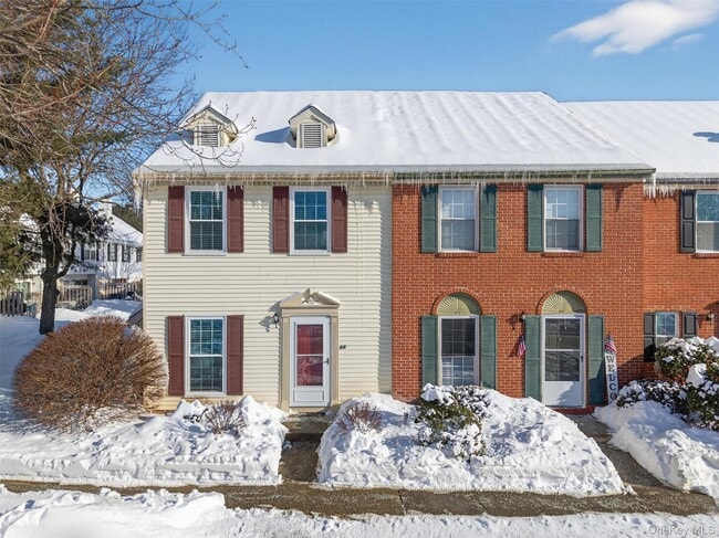 Building Photo - 12 Brook Dr