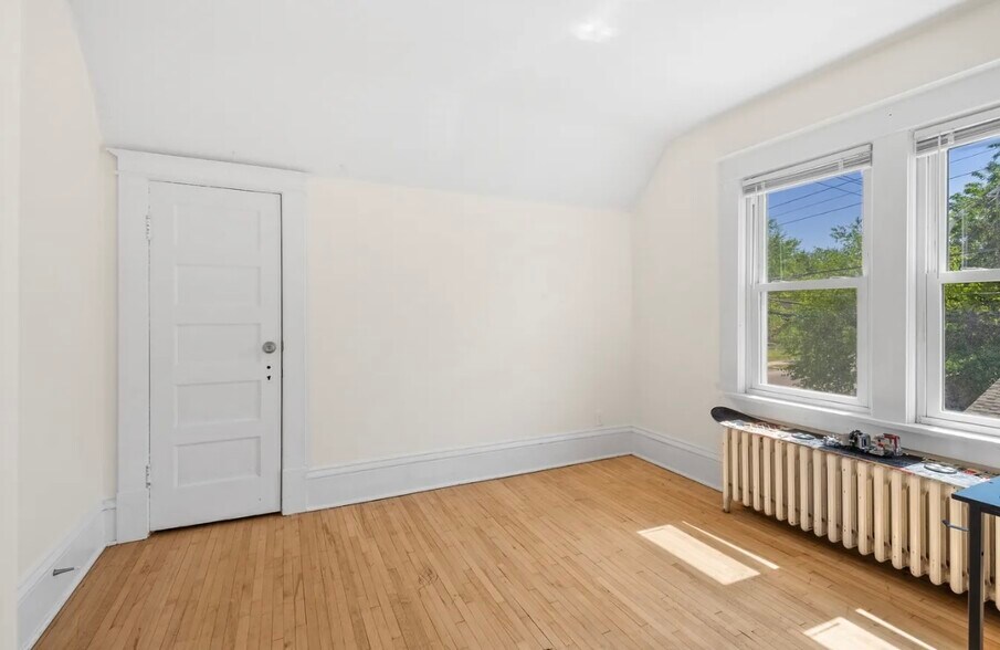 Bedroom 2 - 319 Earl St