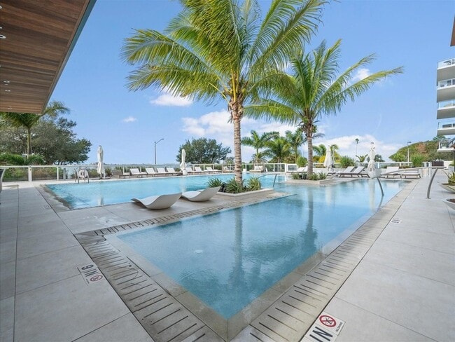 Building Photo - 1020 Sunset Point Rd