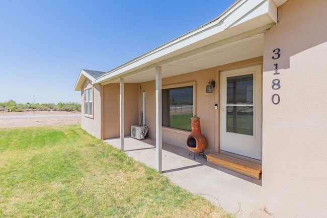 Building Photo - Charming 3 bedroom 2 bath Home with acreage