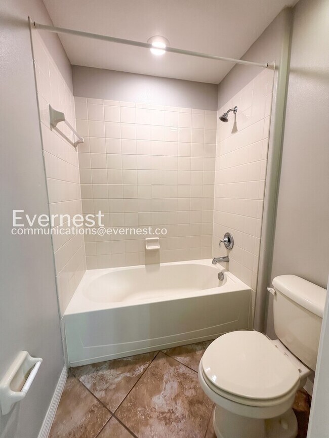 Building Photo - 4 Bed & 3 Bath Home with Fenced Yard and Modern Amenities / Voucher Accepted / No Pets Allowed / ...