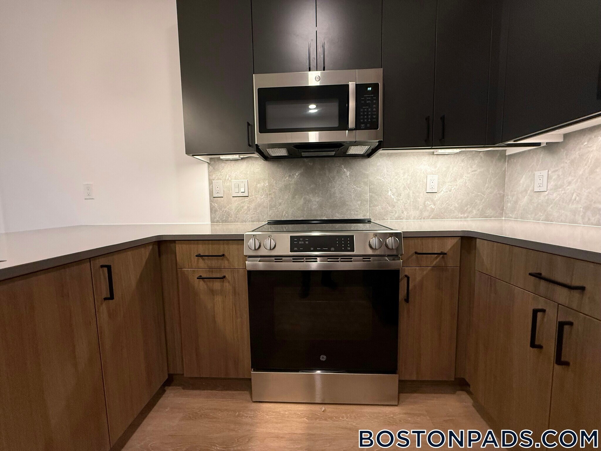 Building Photo - 199 Gardner St