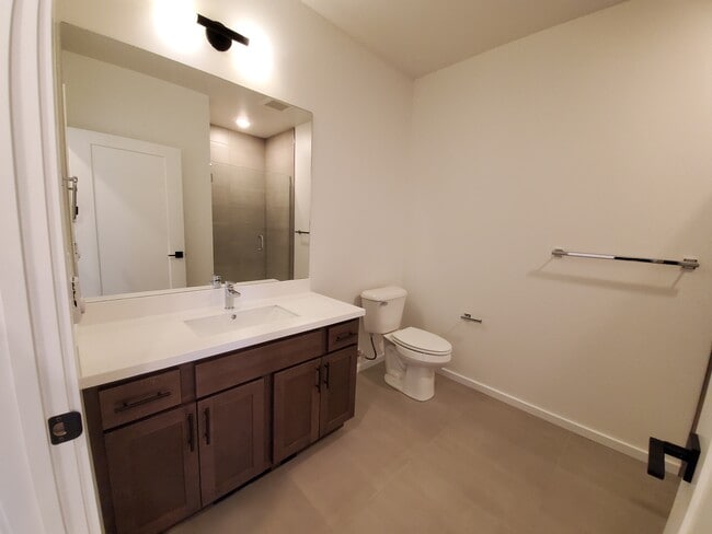 Building Photo - 2430 Tschache Ln