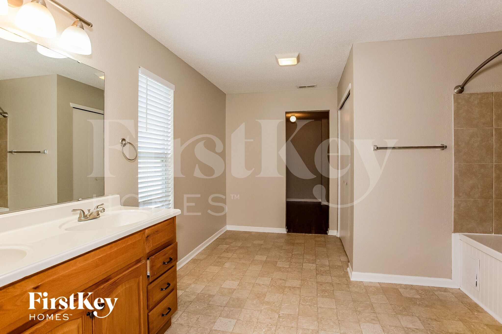 Building Photo - 9518 W Midnight Dr