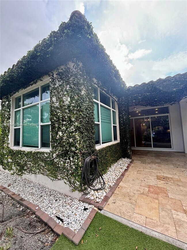 Building Photo - 8080 NW 126th Terrace