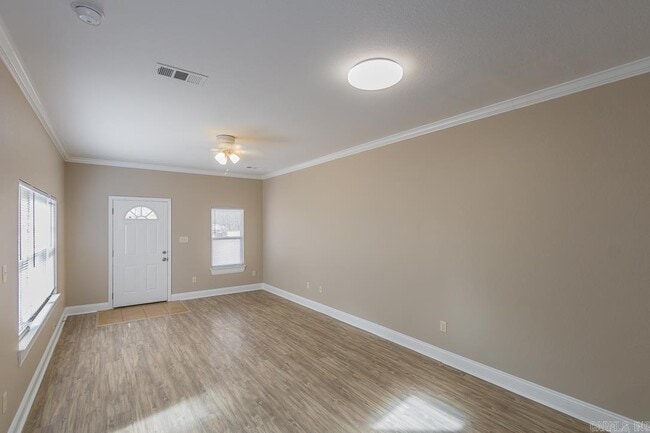 Building Photo - 1216 Sadie Dr