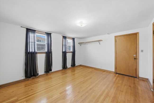 Building Photo - 7058 S Fairfield Ave