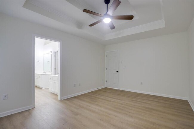 Building Photo - 721 Whitehead Rd