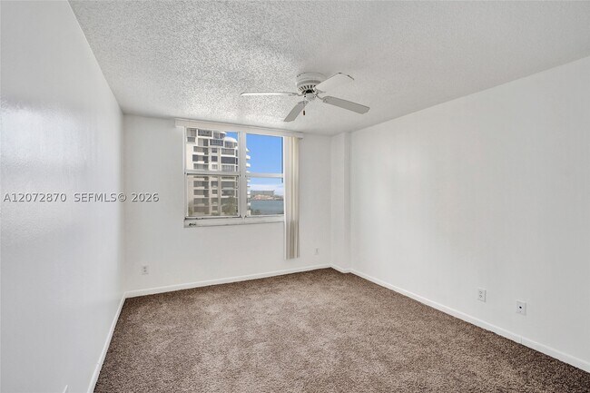 Building Photo - 770 Claughton Island Dr