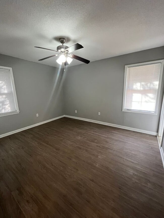 Building Photo - Great 3 bedroom brick ranch in Ladson!