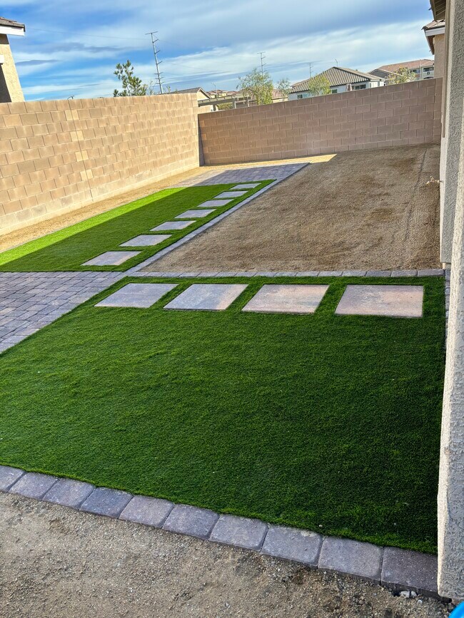 Building Photo - 104 Barton Bay Ave