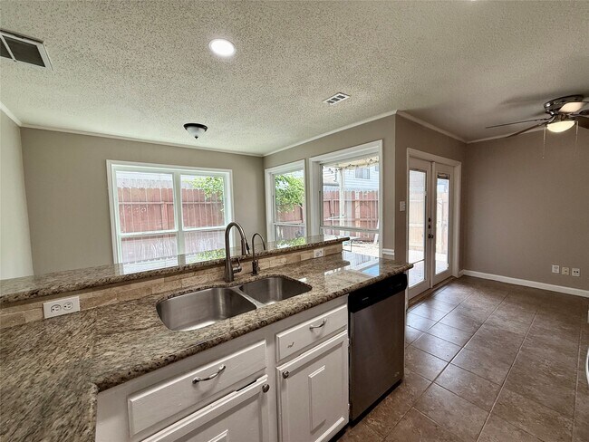 Building Photo - 2517 Bering Dr