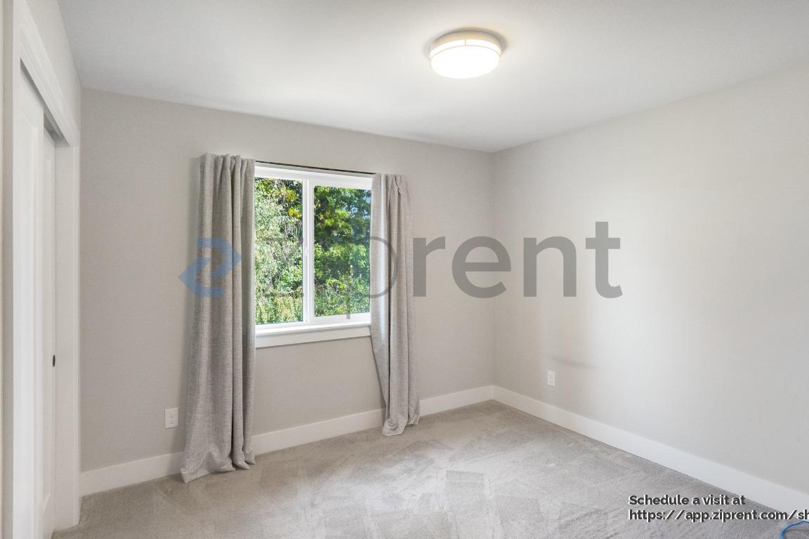 Building Photo - 3422 S 164th St