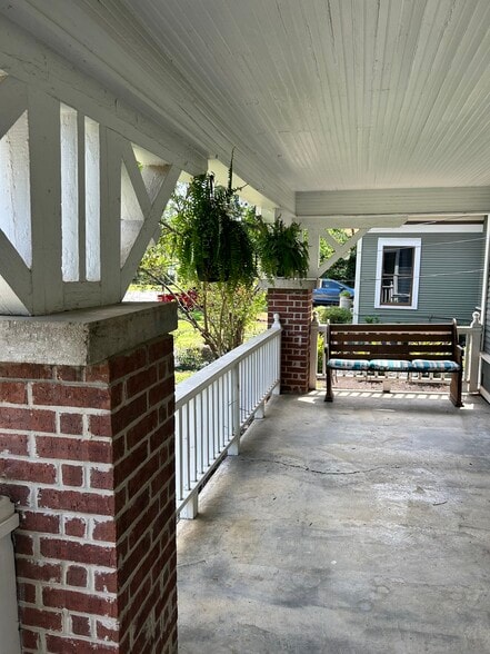 Building Photo - 5611 Tremont St