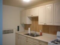 Building Photo - 457 W 8th St