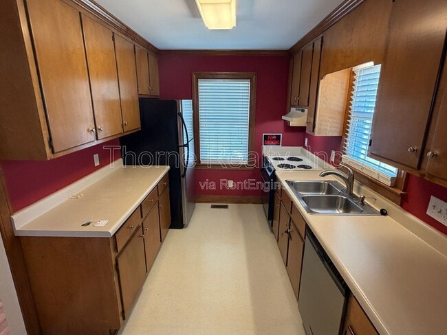 Building Photo - 300 Windermere Cir