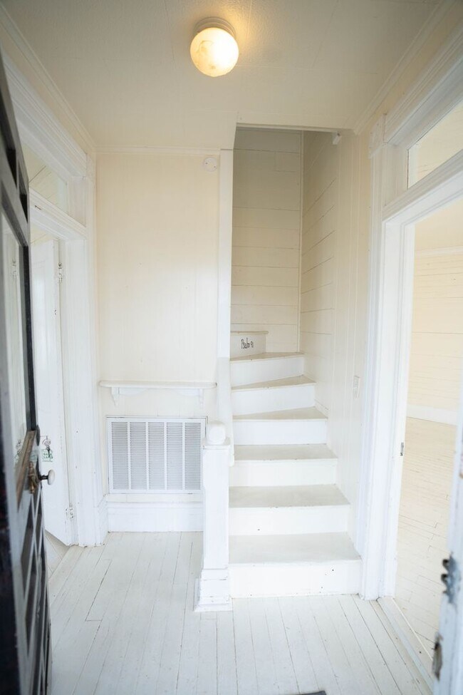 Building Photo - Peaceful Country Rental Near Flint Creek – Gentry, AR