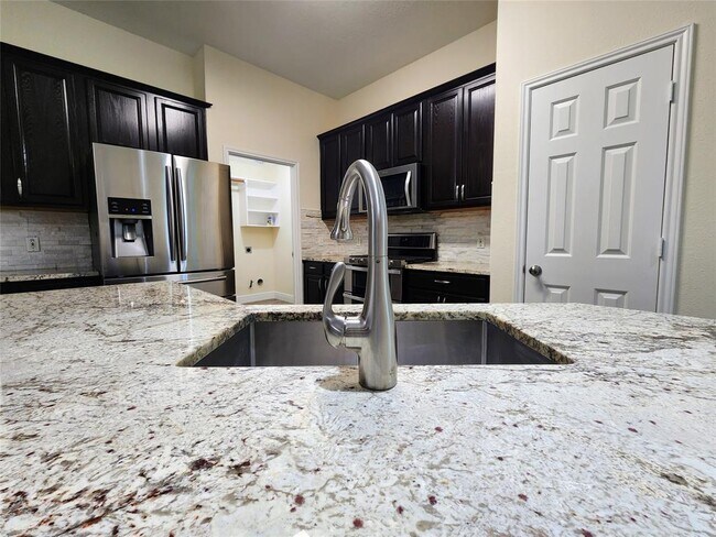 Building Photo - 25807 Elmley Pl