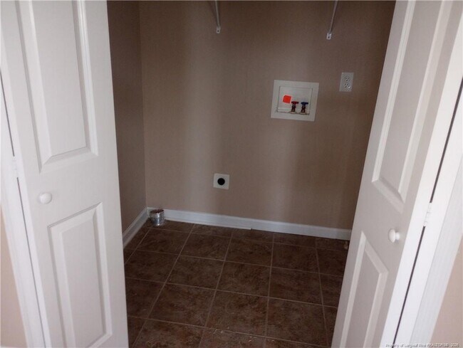 Building Photo - 6031 Geranium Dr