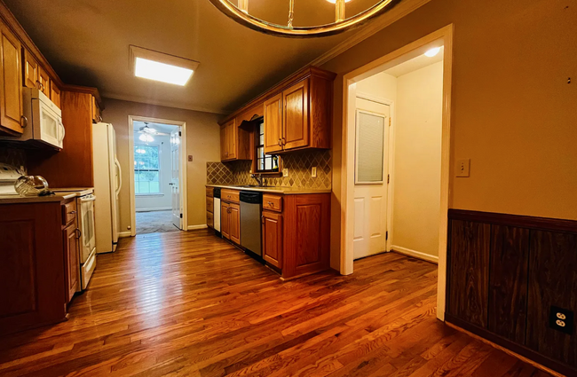 Building Photo - 161 Mission Dr