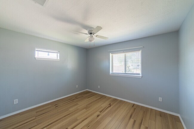 Building Photo - Casa Grande