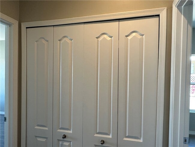 Building Photo - 1705 Talc Rd