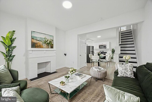 Building Photo - 452 Mechanic St