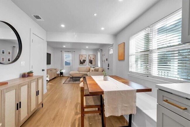 Building Photo - 1520 Foote St NE