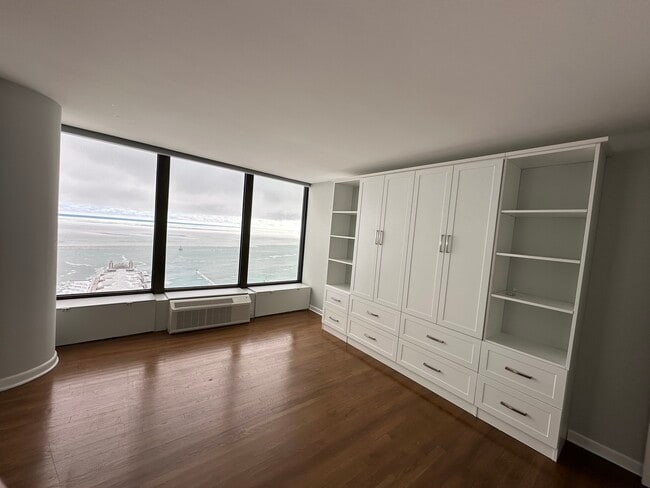 Building Photo - 505 N Lake Shore Dr