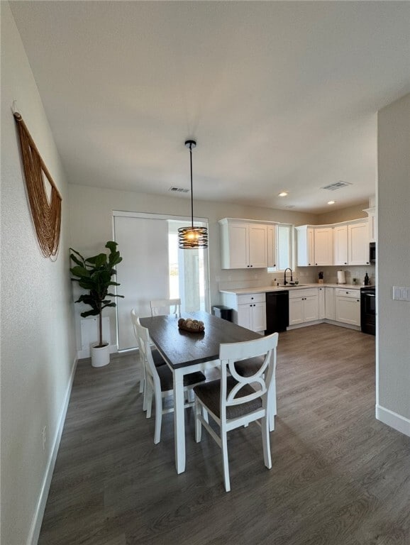 Building Photo - 3471 Sunglow Dr