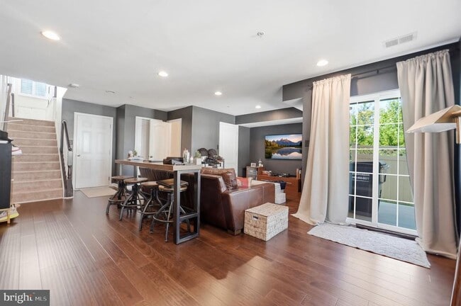 Building Photo - 11360 Sandhurst Pl