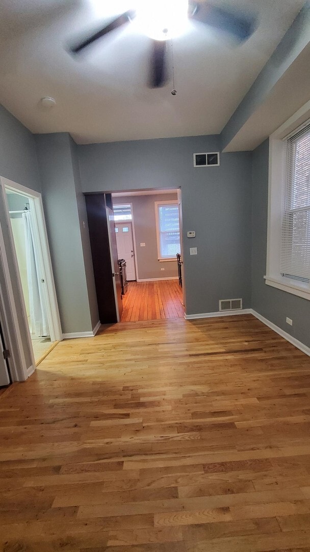 Building Photo - 1337 N Greenview Ave