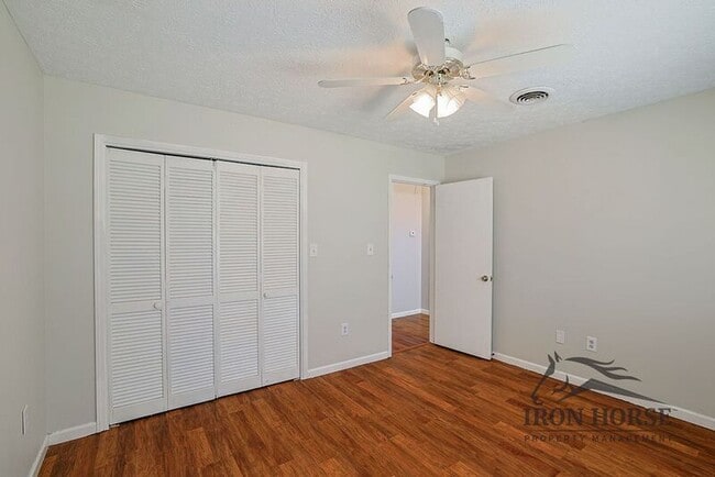 Building Photo - 229 N Burson Ave