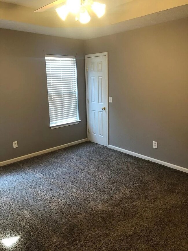 Building Photo - Charming 3-Bedroom Home in the Heart of La...