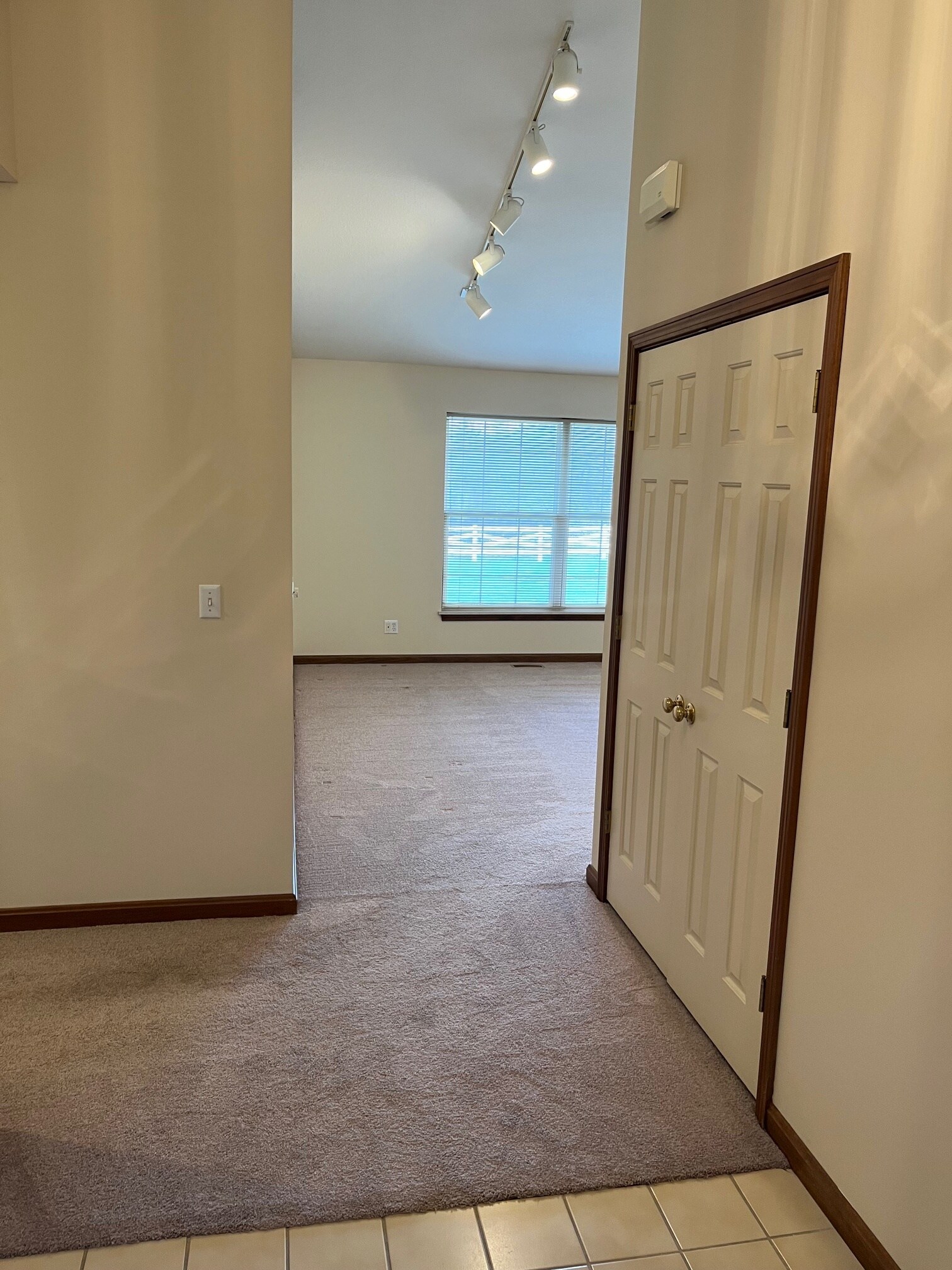 Building Photo - 2928 E Buckskin Dr