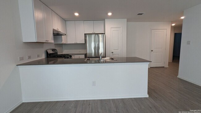 Building Photo - 12907 Rosemary Bnd