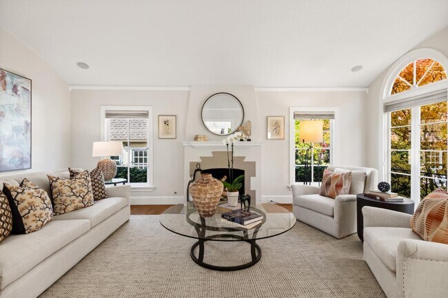 Building Photo - 105 Pepper Ave