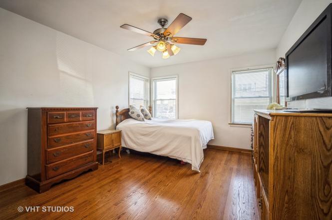 Building Photo - 4914 Louise St