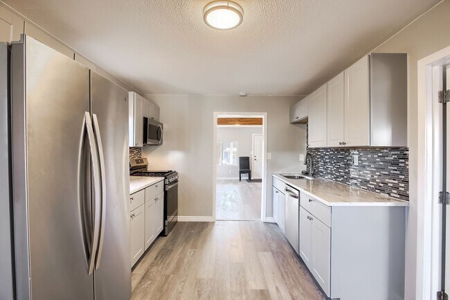 Building Photo - 2 Bedroom 1 Bath in Denver